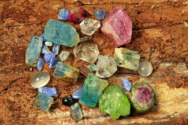 Gemological mineral parcel made up of Tourmaline, Aquamarine, Topaz and Tanzanite